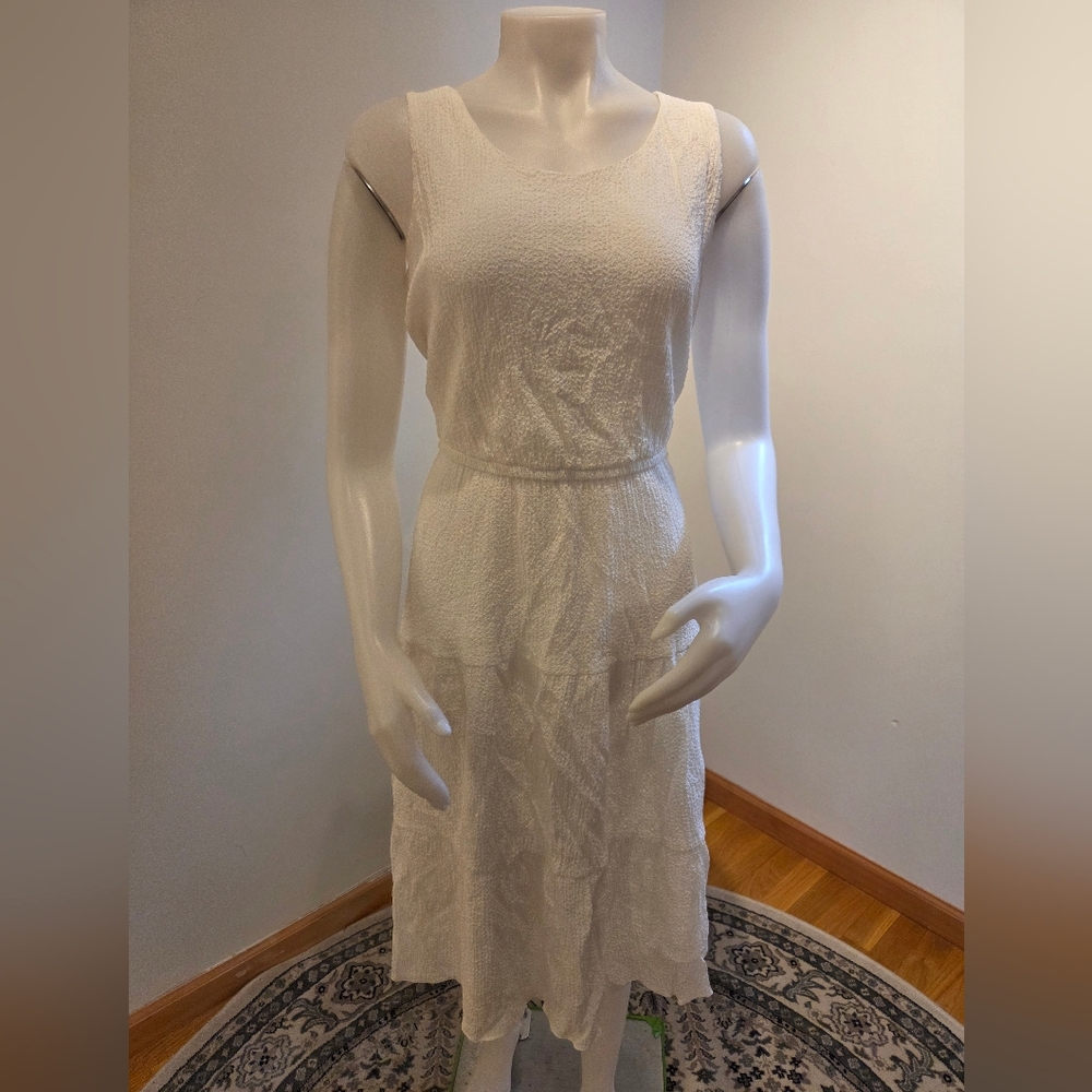 Petite Anne Klein White Sleeveless Flowy Dress